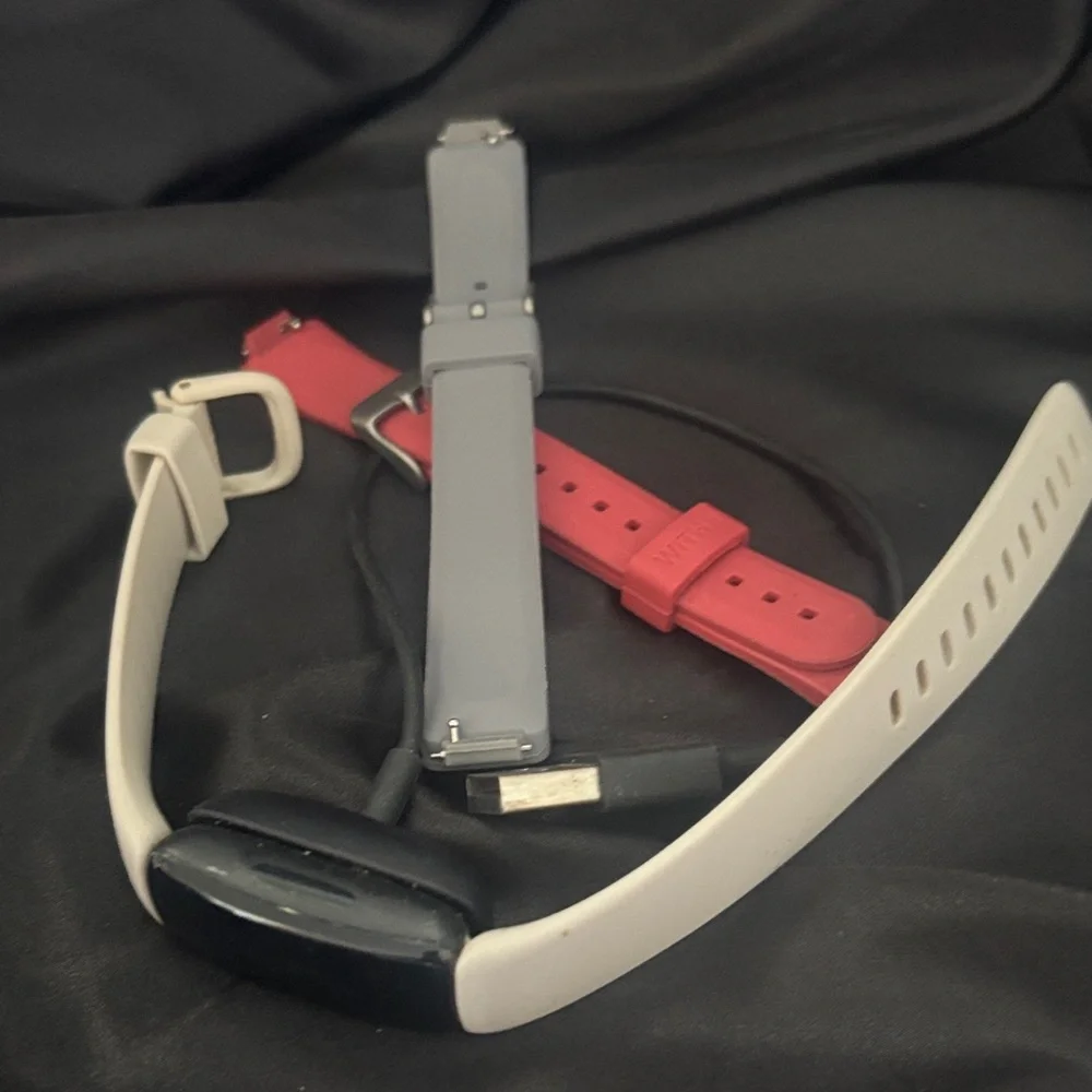 Apple White Fitbit and Extra Red/Grey Silicone Bands with Charger